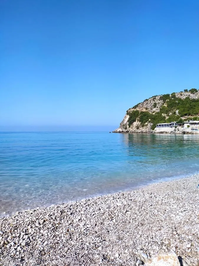 Apartment Retzos Rooms Himare