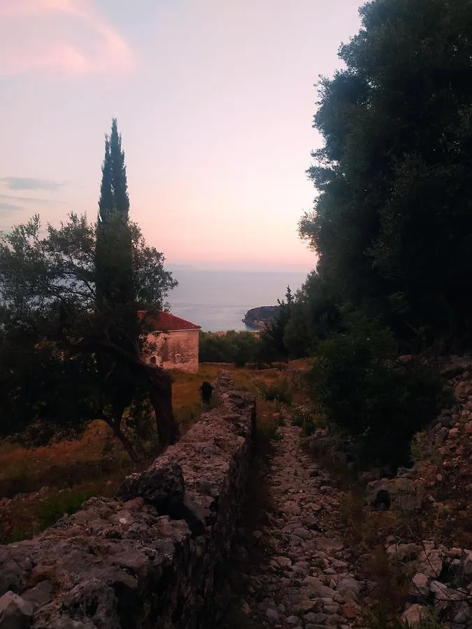 Retzos Rooms Himare 0*,  Albania